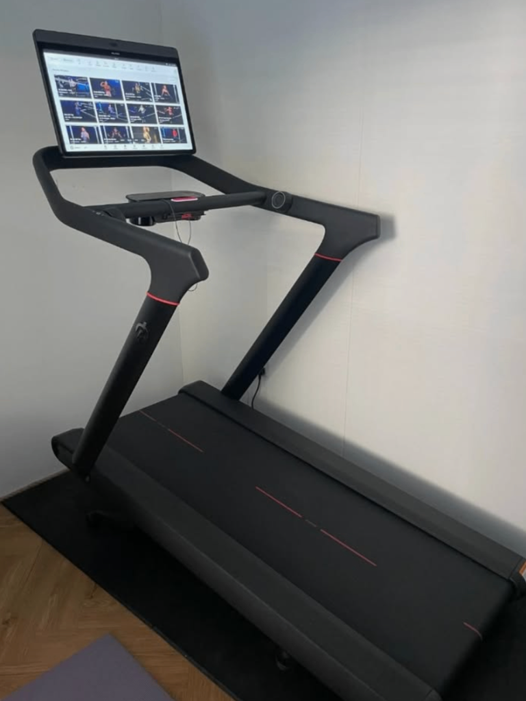 Peloton Treadmill for sale - Can Deliver - Like New