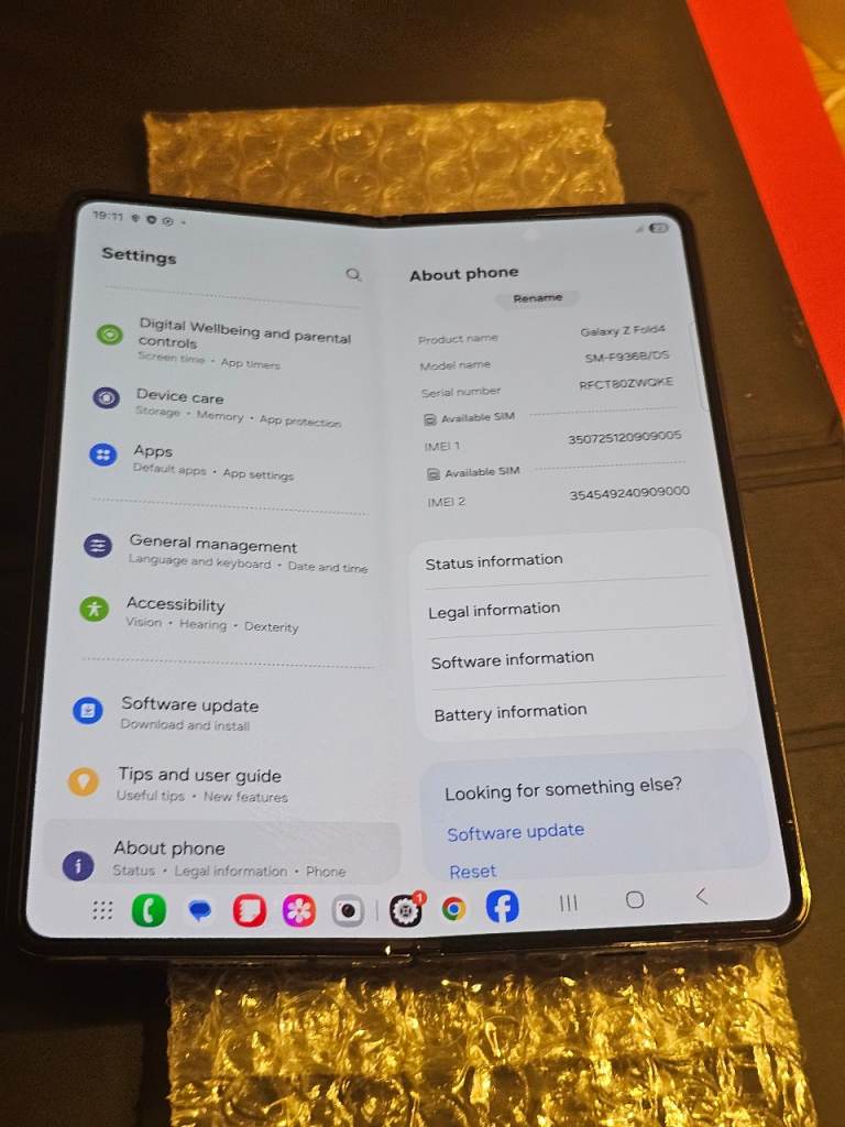 Samsung z fold 4 5g 512gb/12gb ram dual sim unlocked £220