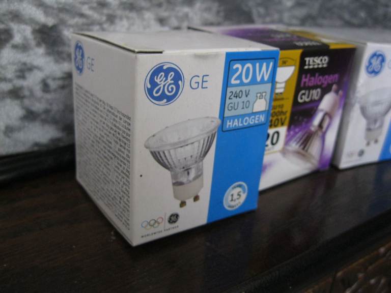 FREE HALOGEN GU10 SPOTLIGHT DOWNLIGHTS, TOTTENHAM N17 0NL