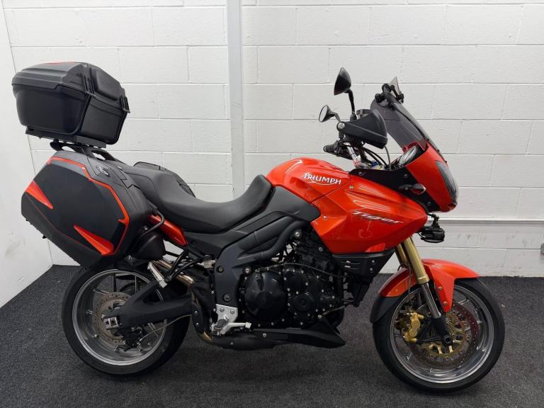 TRIUMPH TIGER 1050 ** Full Luggage - May 2027 MOT - All Keys and Books **