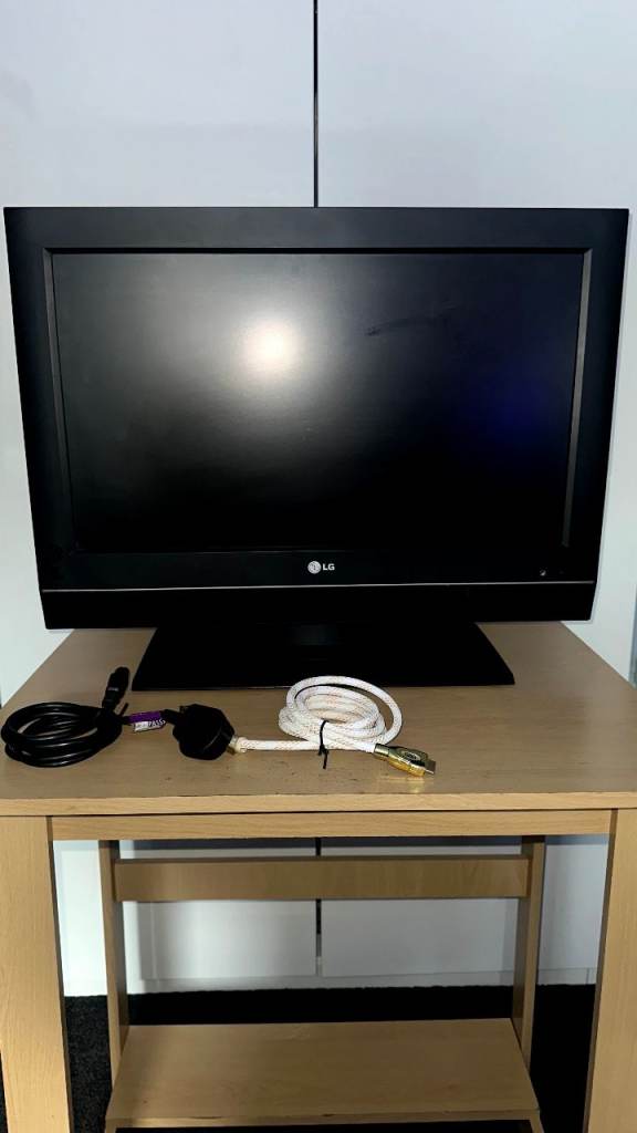26-inch LG TV built in Free view.