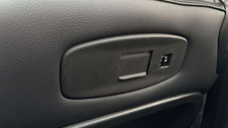  Land Rover Defender 2.0 P300 X-Dynamic SE 90 3dr Auto [6 Seat] SUV Petrol Automatic