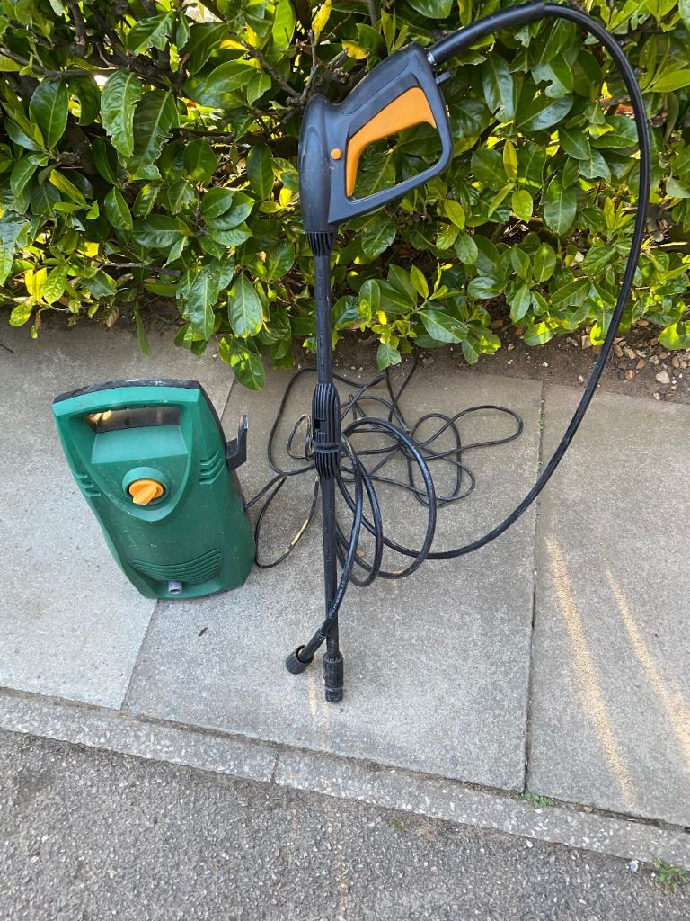 Nearly new pressure washer