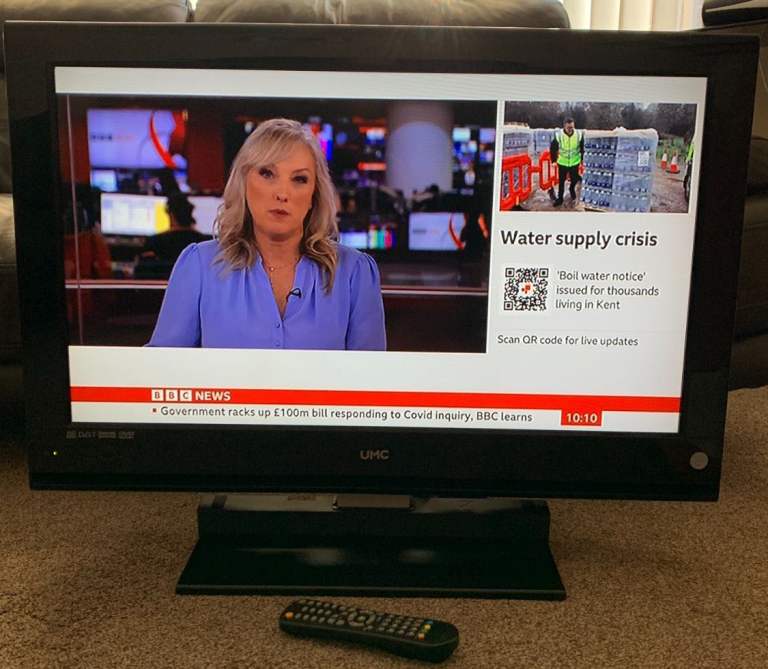 image for ++ JMC 32 Inch HD LCD TV Built In Freeview ++
