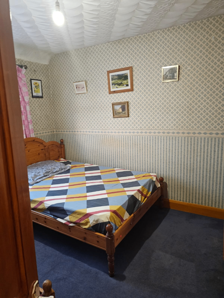 Spacious & Cosy double room for rent SL2 5DZ