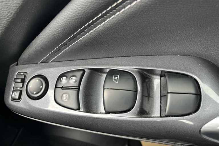 2022 Nissan Juke 1.6 HYBRID TEKNA 5DR AUTO Hatchback Hybrid Automatic