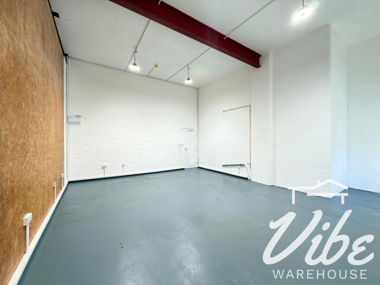Creative Studio to Rent at Brettenham Road, Edmonton, N18