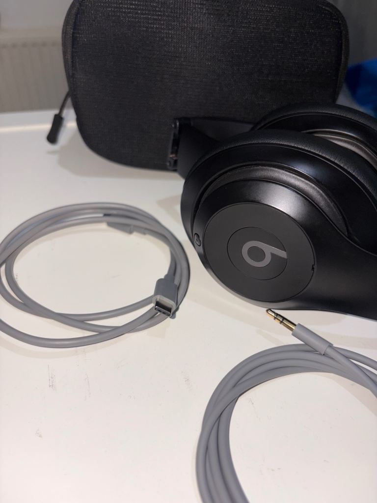 Beats Studio Headphones with Case and Cables – Black, Good Condition