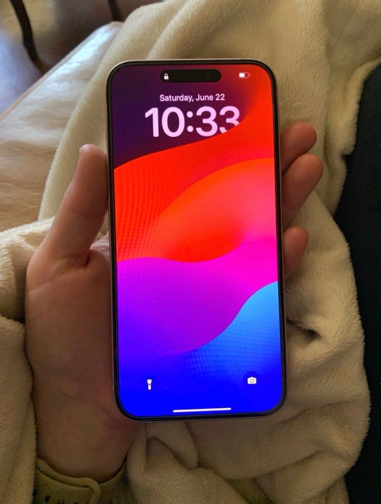 image for iPhone 15 pink 