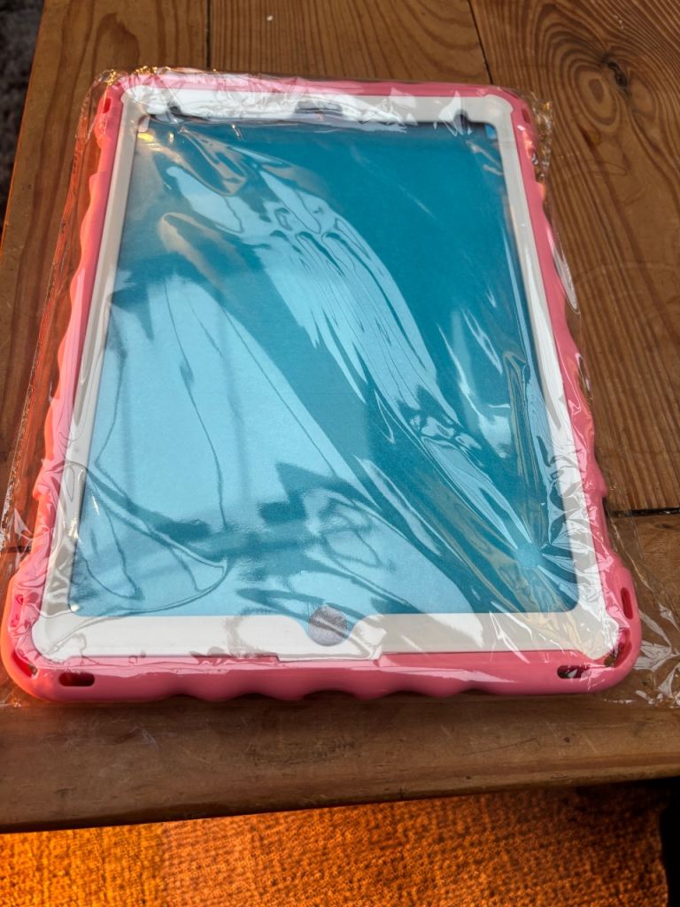 TopEsct kids' case for the iPad (7th, 8th, and 9th generations). 