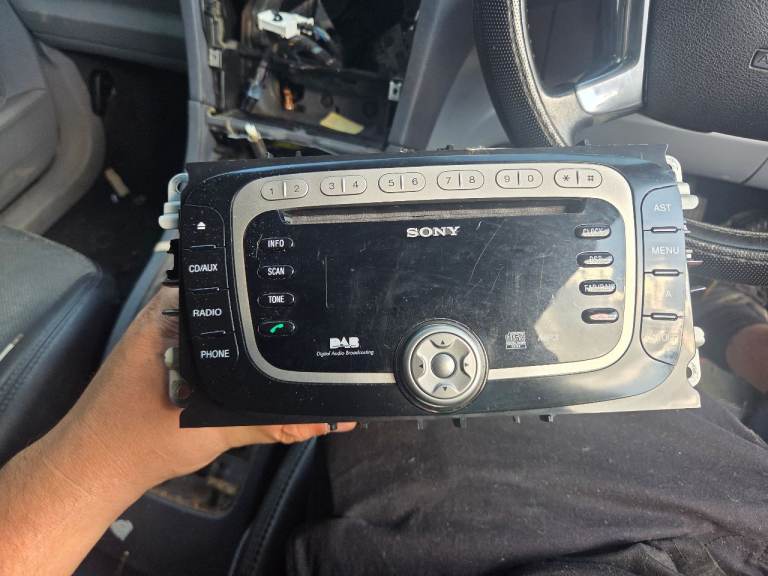 Ford radio