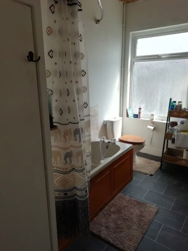 **LET BY** HILLARY STREET - PETS ACCEPTED - NO DEPOSIT