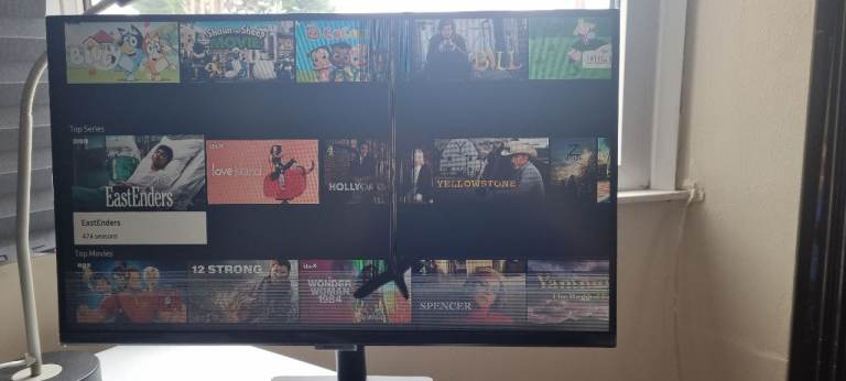 Samsung Smart Monitor M50A 27" CRACKED display - FOR PARTS ONLY