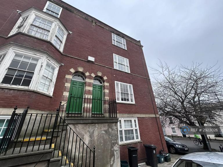 1 bedroom flat in Kingsdown, Bristol, BS2 (1 bed) (#2923026)