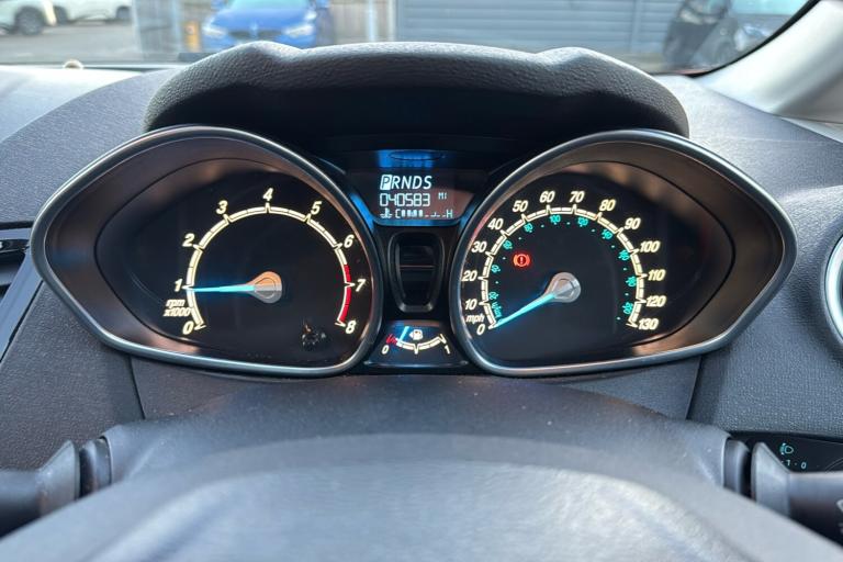  Ford Fiesta 1.6 Zetec Hatchback 3dr Petrol Powershift Euro 5 105 Ps Petrol