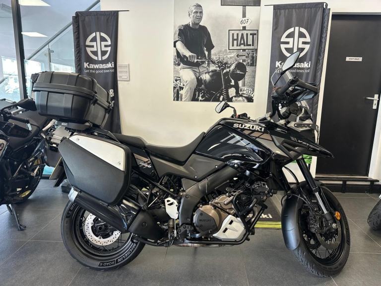 SUZUKI V-STROM 1050 XT-PANNIERS-TOP BOX-SERVICE HISTORY-FOG LIGHTS
