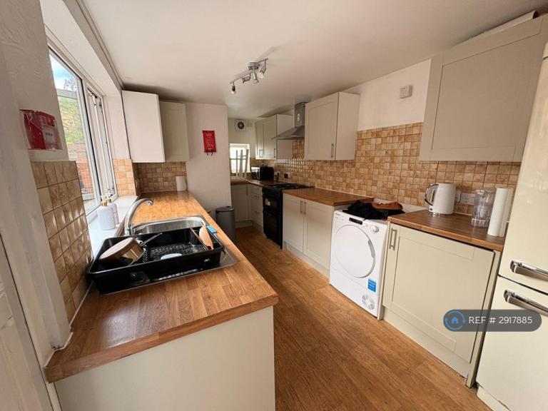 1 bedroom in Kings St, Wellingborough, NN8 (#2917885)