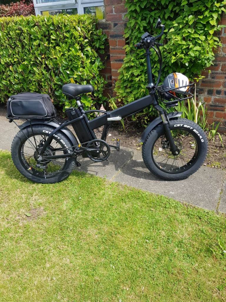 Black Electric Folding Fat Tyre Bike – Good Condition