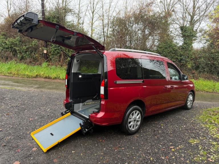  Ford Tourneo Connect 2.0 EcoBlue Titanium 5dr Auto 5 SEATS WHEELCHAIR Diesel