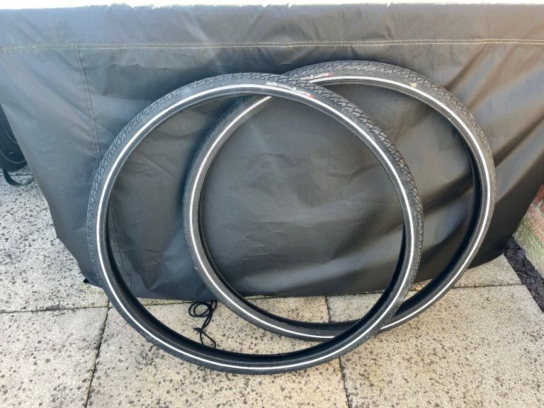 A pair of Hybrid 700 x 40 tyres brand new