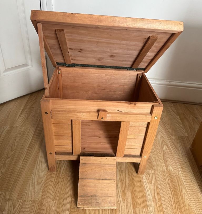 Rabbit/Guinea pig hideaway 