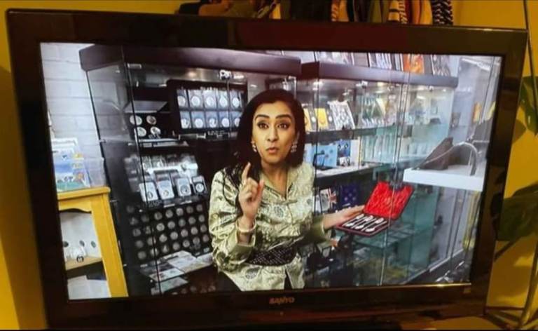 Sanyo 26” LCD HD Ready 720p Television - TV Remote & Stand