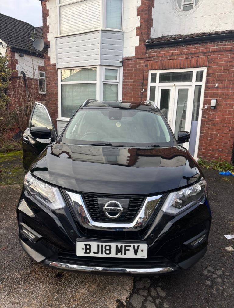 Automatic Nissan XTrail 2018 Black 7 seater 