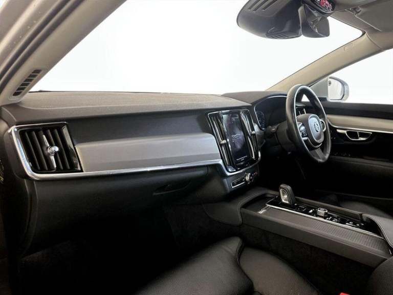 2020 Volvo V90 2.0 B4 MHEV Momentum Auto Euro 6 (s/s) 5dr Automatic Estate Hybrid Automatic