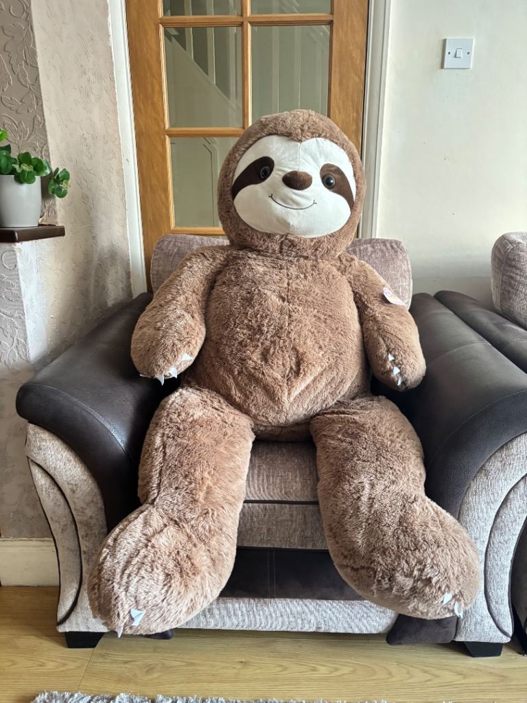 New extra large stuff toy / sloth bear 