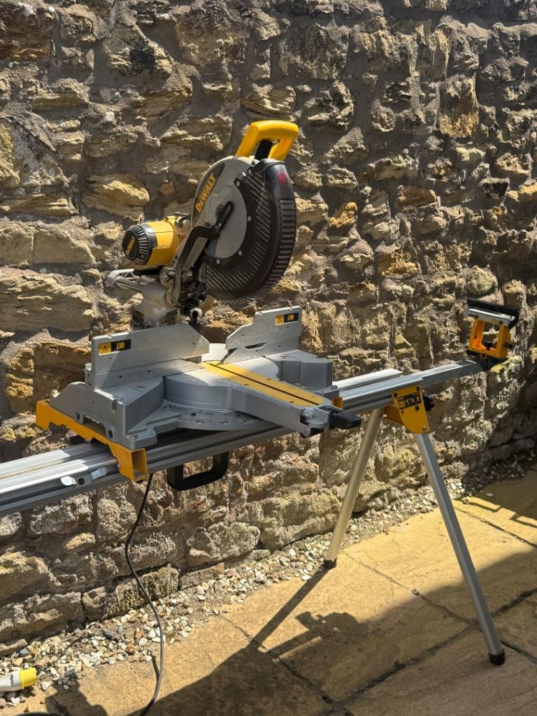Dewalt mitre saw