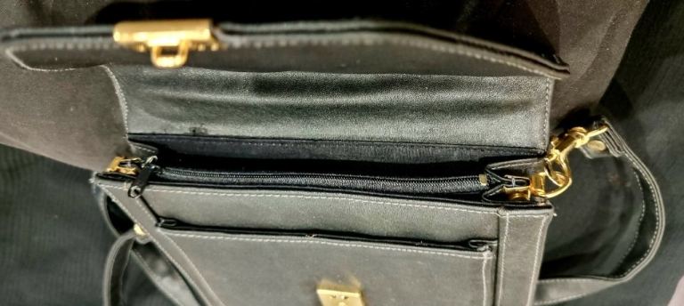 BLACK STYLISH COMPACT LEATHER BAG – BRAND NEW STILL IN BOX