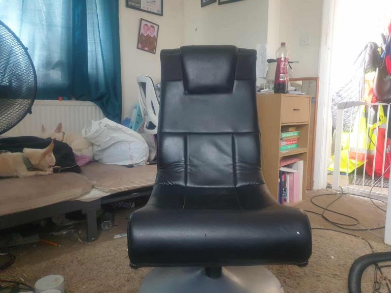 Gaming chair 