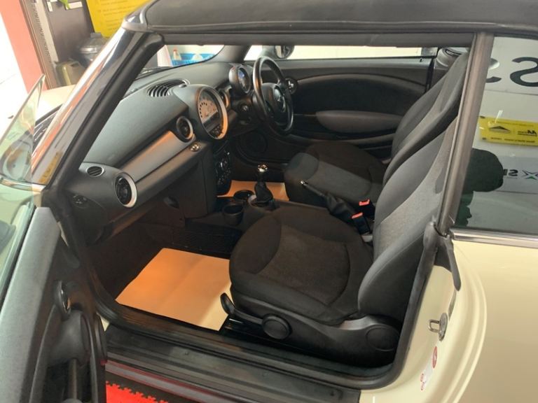 MINI Convertible 1.6 One Convertible 2dr Petrol Manual Euro 5 (98 ps)