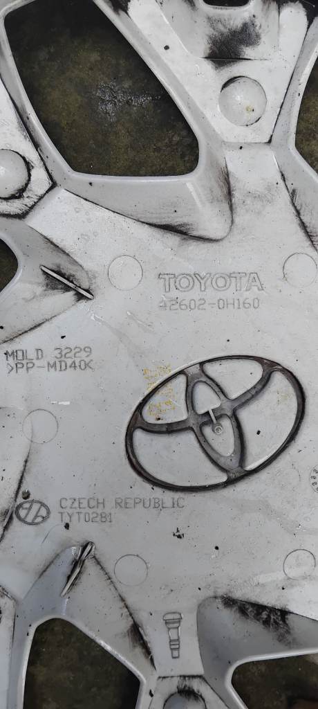 2021 (71 plate) Aygo Play Hub Caps