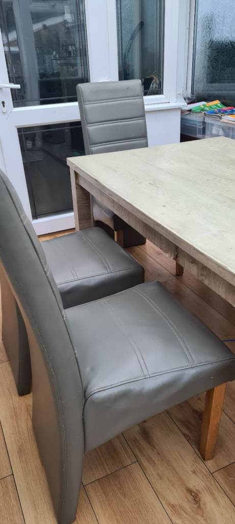 Dining table and 6 chairs