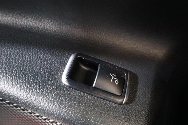 MERCEDES-BENZ GLA CLASS 2.1 GLA220d AMG Line (Premium Plus) 7G-DCT 4MATIC Euro