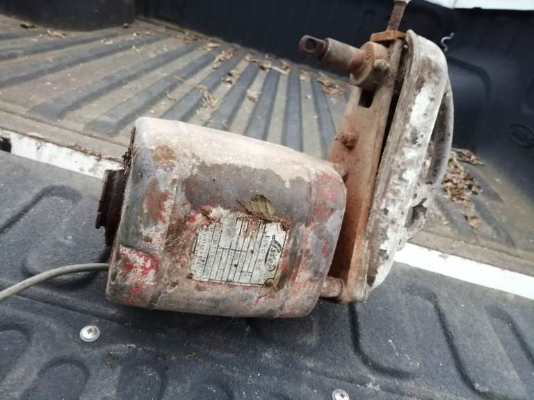 Sheep shearing machine 