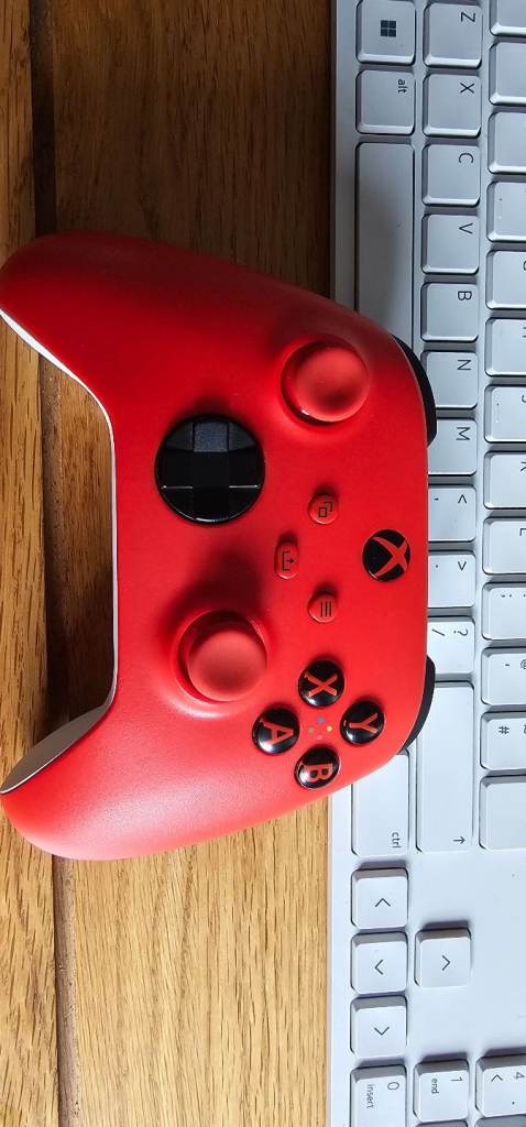 Xbox joystick red & white