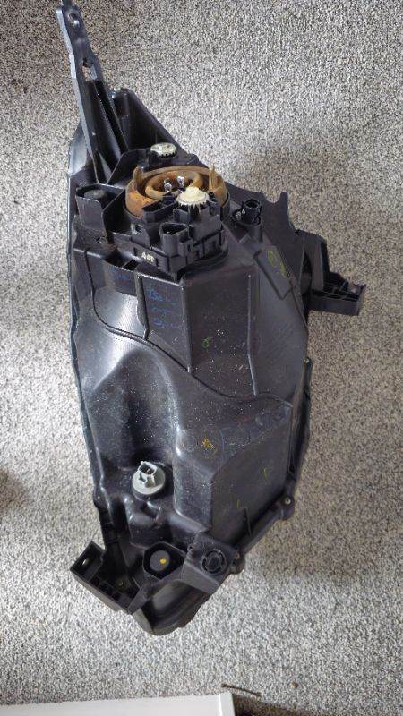 Nissan micra o/s headlight 26010-3hn0a