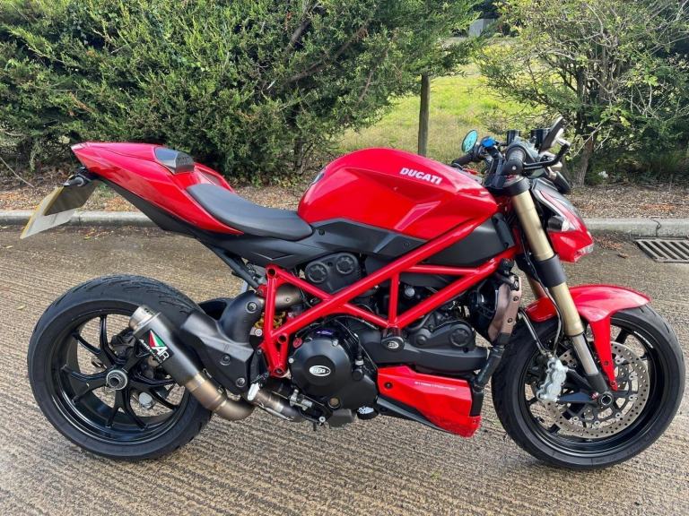 2014 64 DUCATI F848 STREETFIGHTER F 848 RED STUNNING BIKE NAKED MUSCLE MONSTER