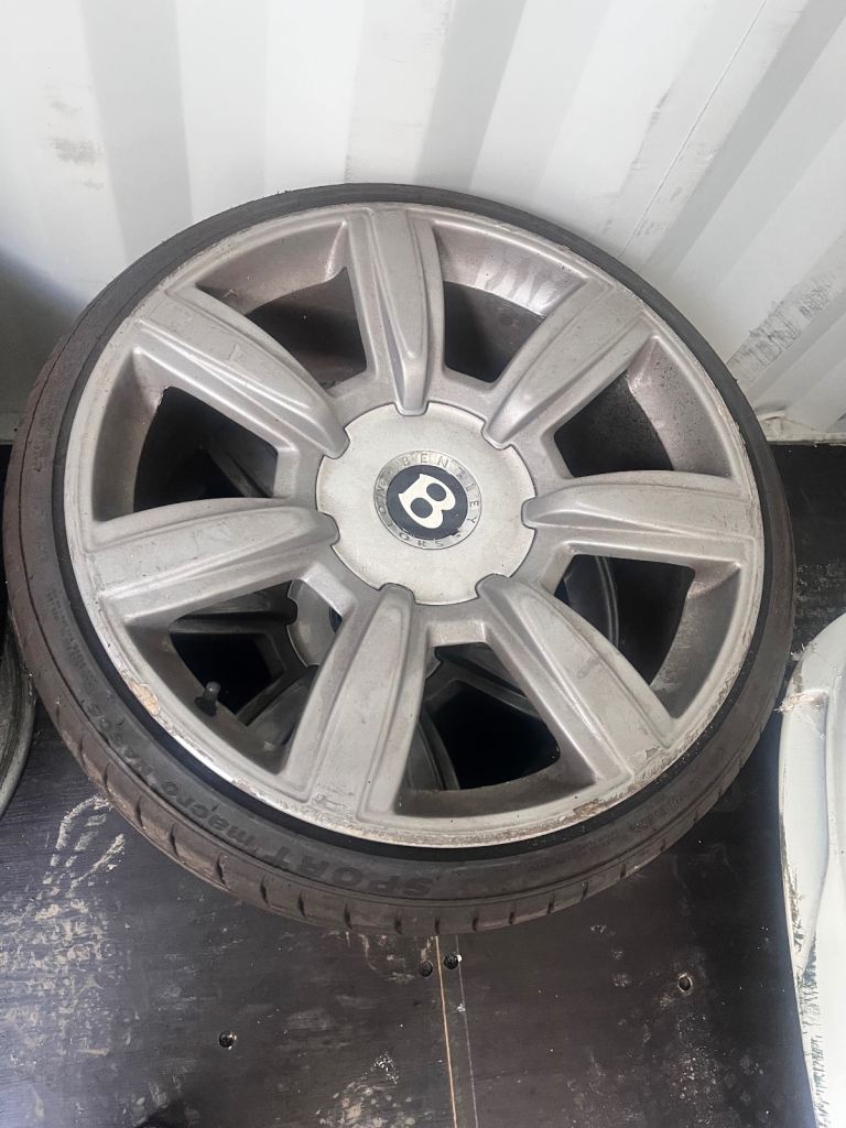 Bentley 20” alloy wheels