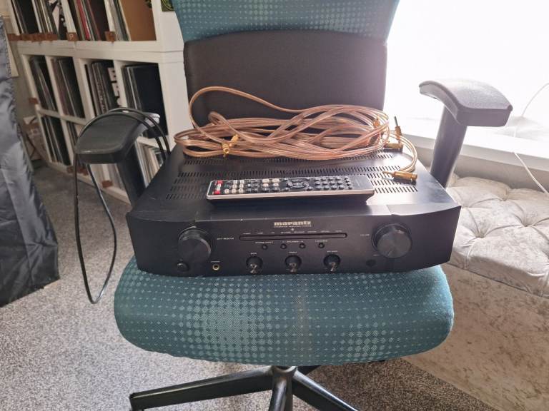 Marantz stereo amplifier