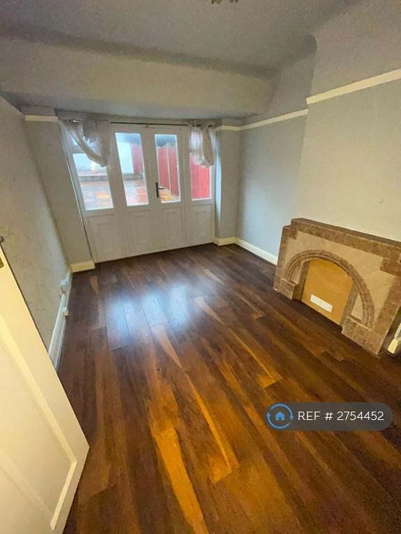 3 bedroom house in The Chase, Chatham, ME4 (3 bed) (#2754452)