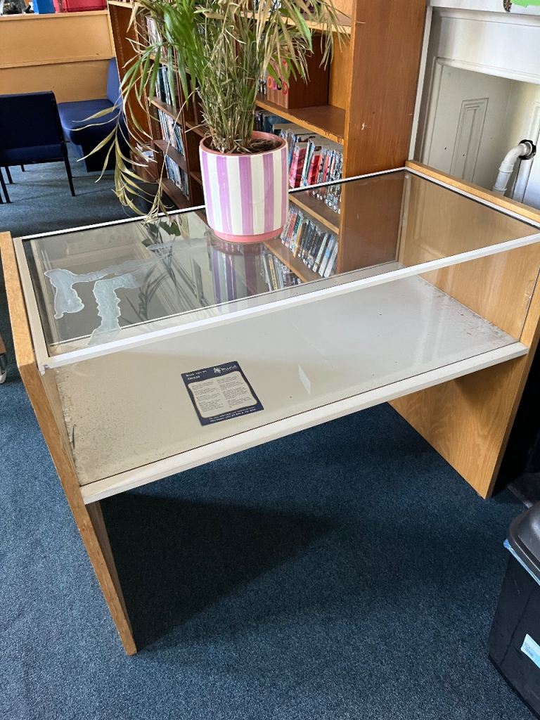 Display cabinet 