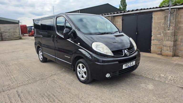 2012 Renault Trafic SL27dCi 115 Sport [Sat Nav] 9 seater Crew Van MPV Diesel Manual