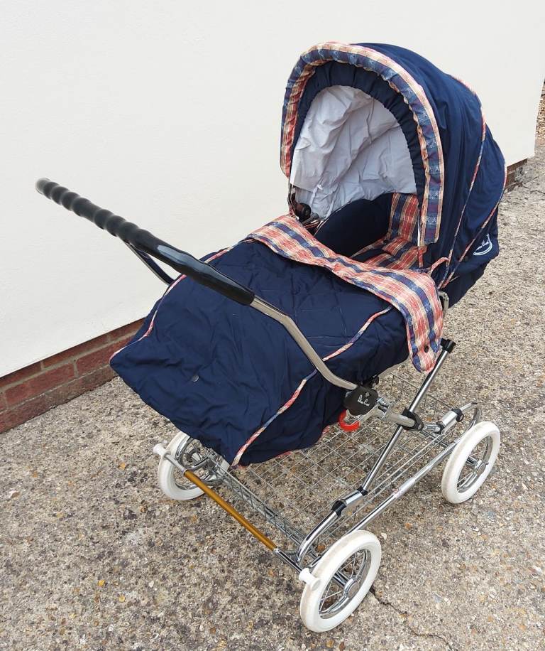 SILVER CROSS (UK) PRAM / PUSHCHAIR WITH SUN CANOPY AND RAIN HOOD