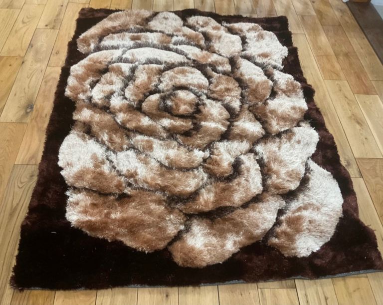Brand new beautiful 3D thick area rug size 165×120cm beige/brown 