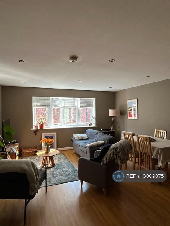 2 bedroom flat in Palatine Road, Manchester, M20 (2 bed) (#3009875)