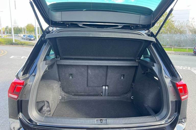 2024 Volkswagen Tiguan 2.0 TDI R-Line 5dr DSG SUV Diesel Automatic