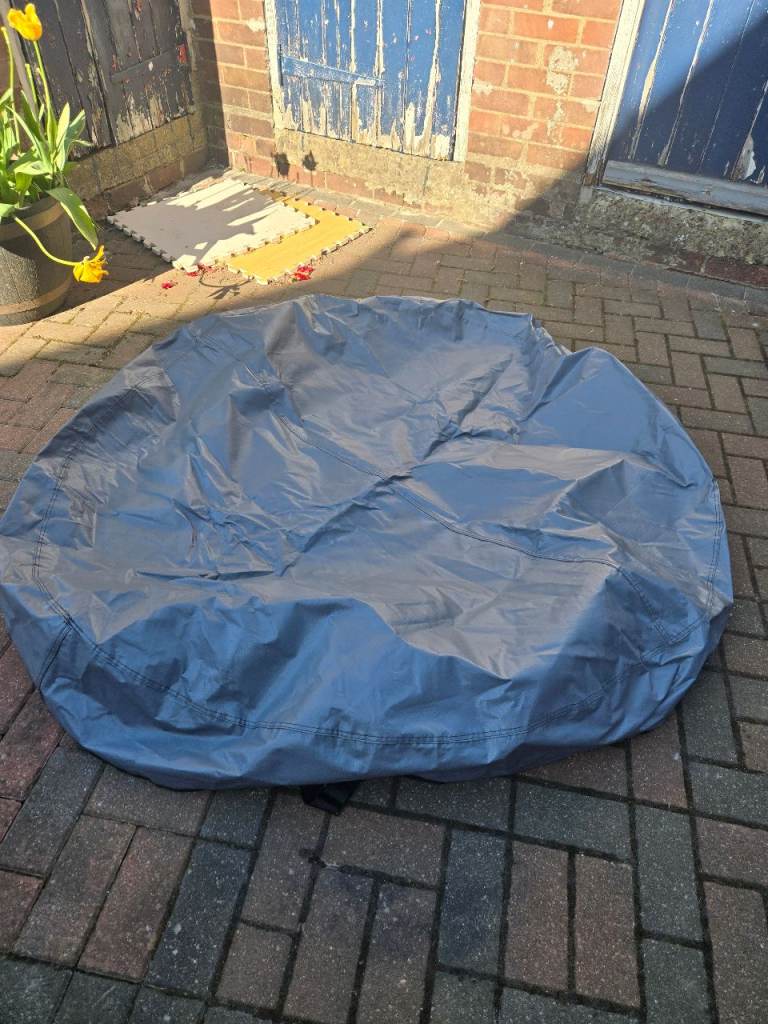Hot tub cover 